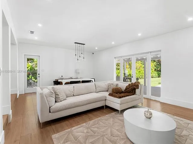 7825 SW 72nd Ave — Photo 9