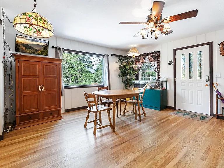 2726 View Dr #MAIN HOUSE — Photo 5
