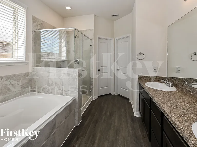 15809 Roberto Clemente Ct — Photo 10