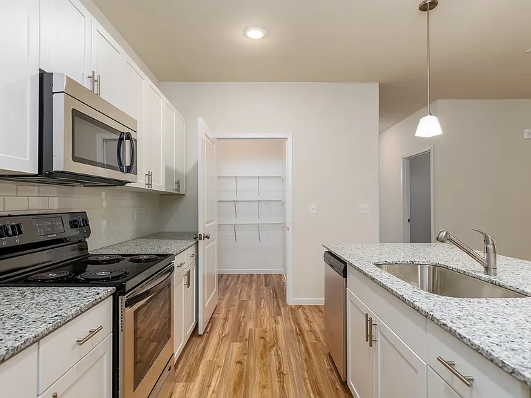 The Grove Apartments — Photo 6