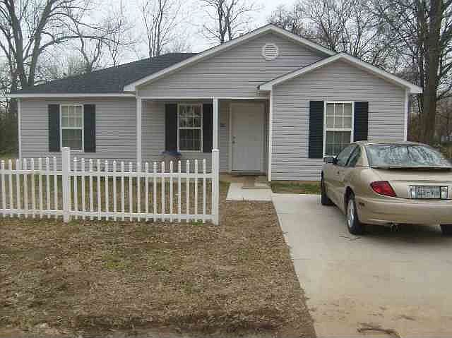 1st image of 108 Panola St
