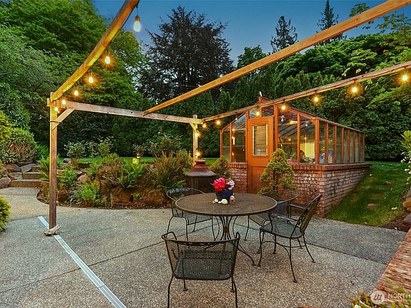 5th image of 250 Heather Road