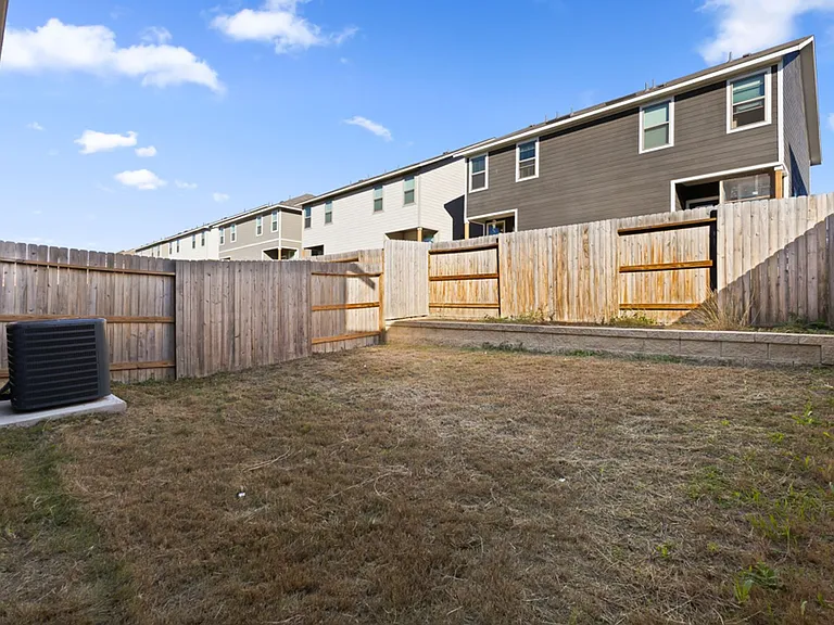7620 Magnolia Vlg #102 — Photo 21