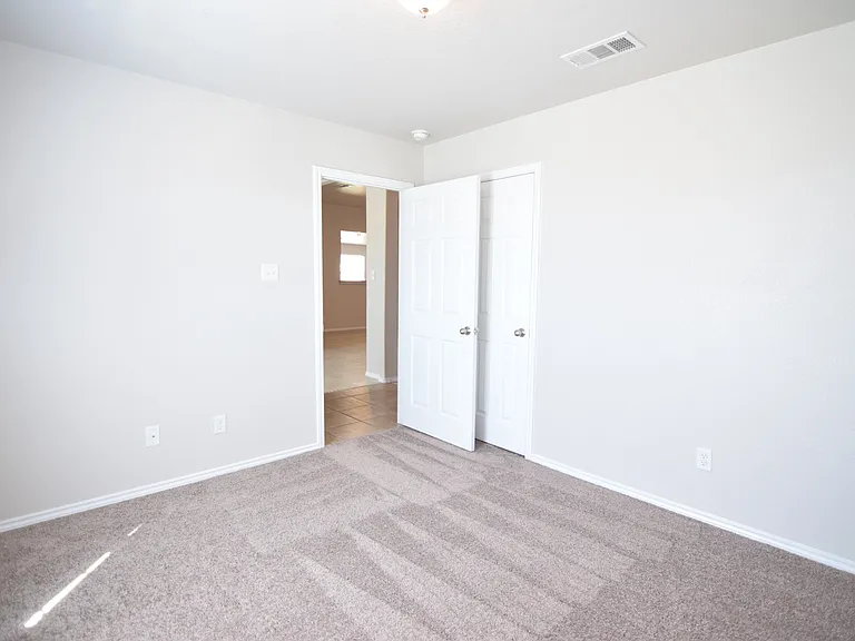 403 Constellation Dr — Photo 15