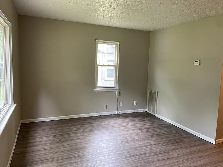 1816 SW Green Acres Ave — Photo 4