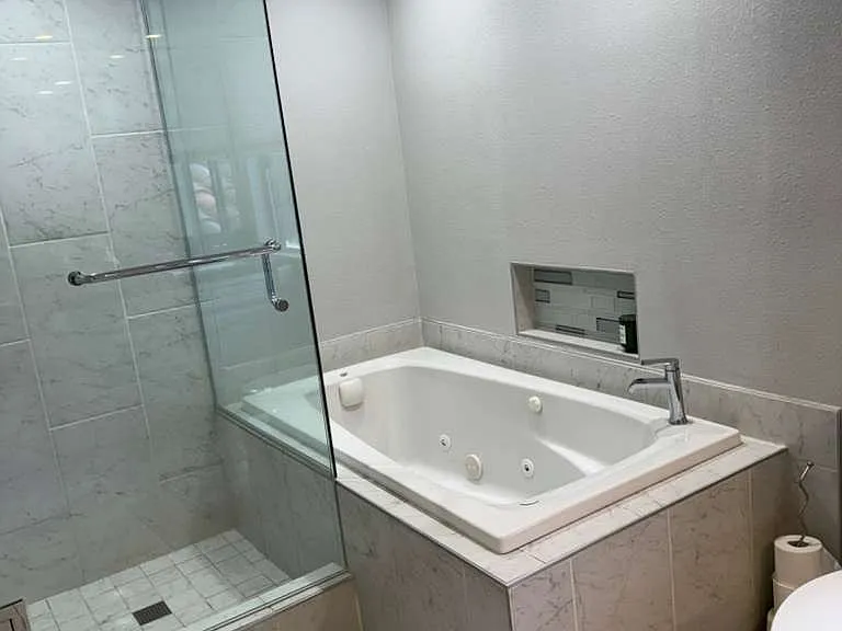 4169 Pinewood Lake Dr — Photo 20