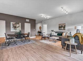 907 Winter St NE UNIT 303, Minneapolis, MN 55413