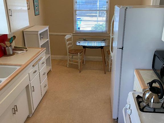 3rd image of 225 3rd Ave #225