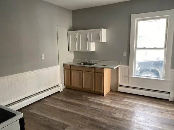 146 Sabattus St #1R, Lewiston, ME 04240