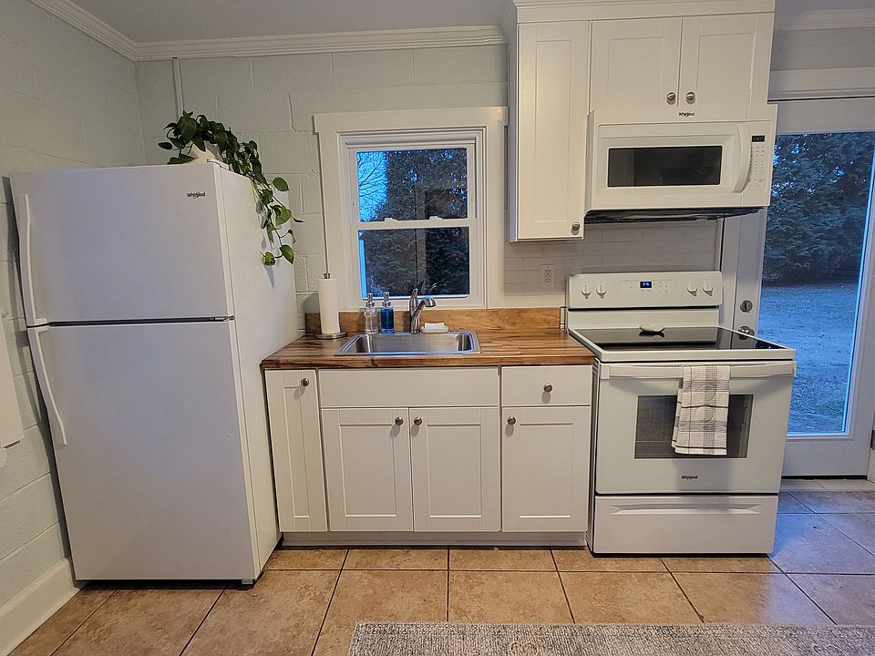 2nd image of 581 Hamilton Blvd