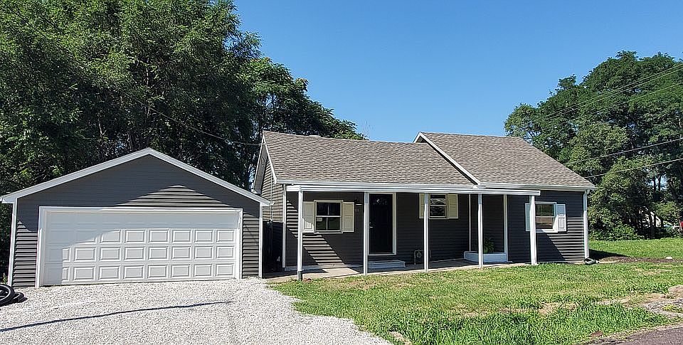 Front - 913 Sq Ft, 2 Stall G