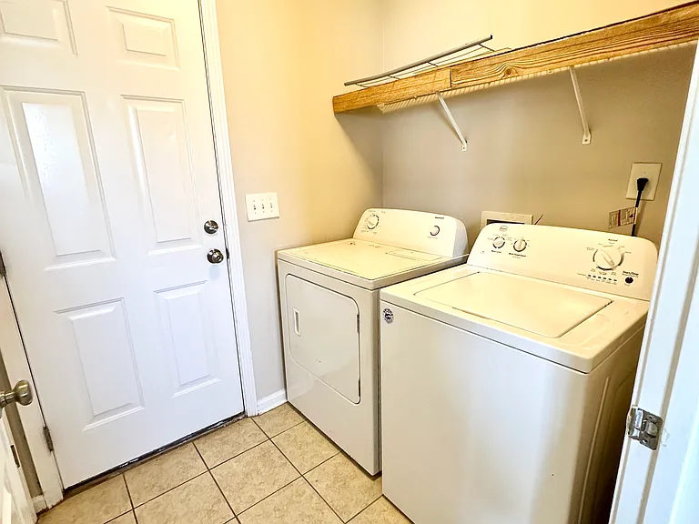 344 Winslow Ave — Photo 8