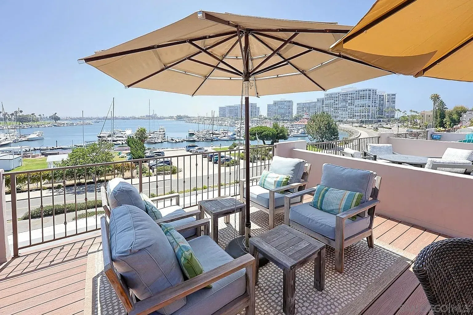 2 bed, 2.0 bath, 976 sqft, $10,500 — Photo 1