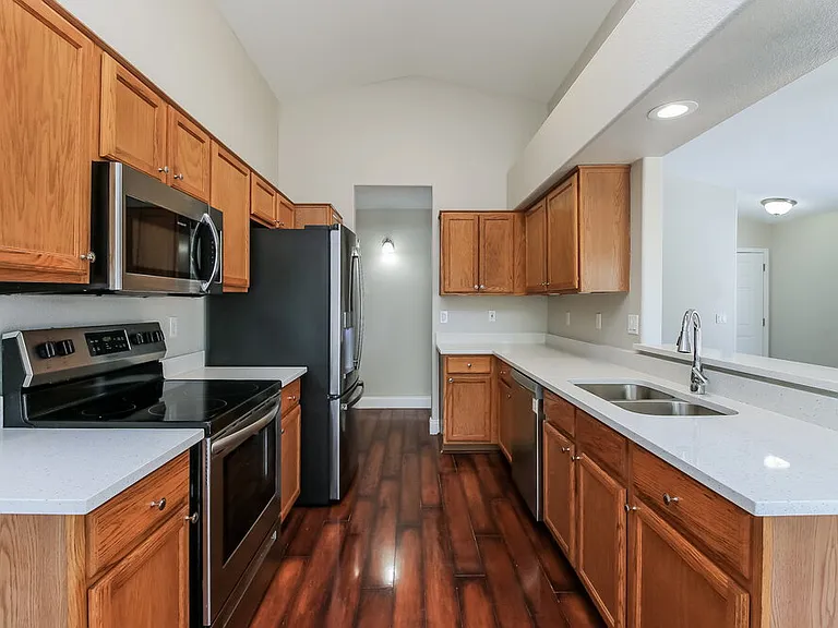 1617 W Kesler Ln — Photo 7