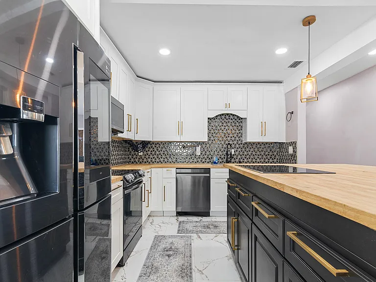 1820 SW 22nd Ave — Photo 5