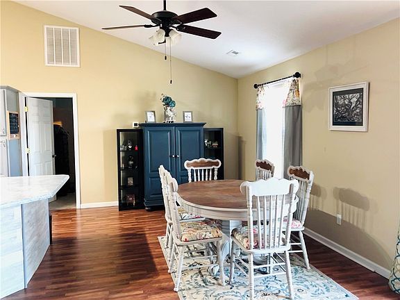 5th image of 120 Glen Arbor Dr