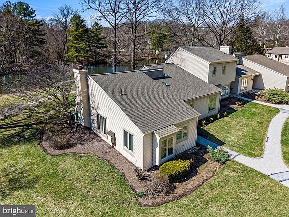 3rd image of 6 Hersheys Dr