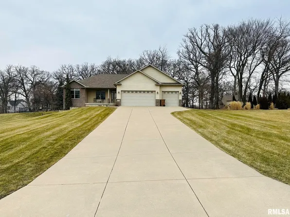 9822 123rd St, Davenport, IA 52804