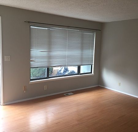3rd image of 23234-23238 NE Halsey St
