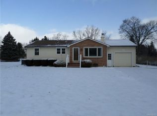 5141 Mapleton Rd, Lockport, NY 14094