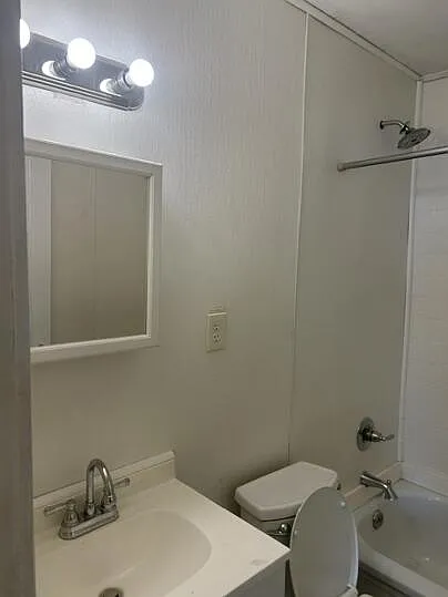2 bed, 1.0 bath, 800 sqft, $855 — Photo 4