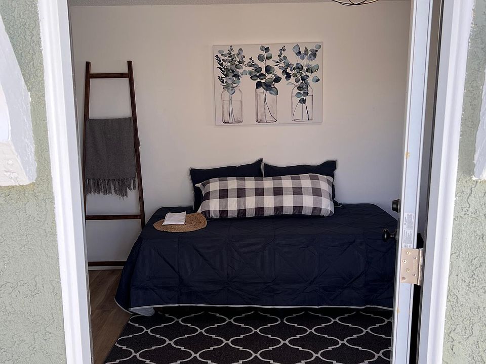 Twin bed available, but bring your own if you like.