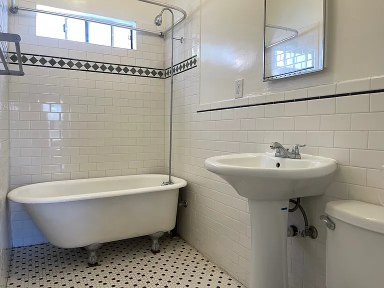 3000 Kenwood Ave #3002 — Photo 11