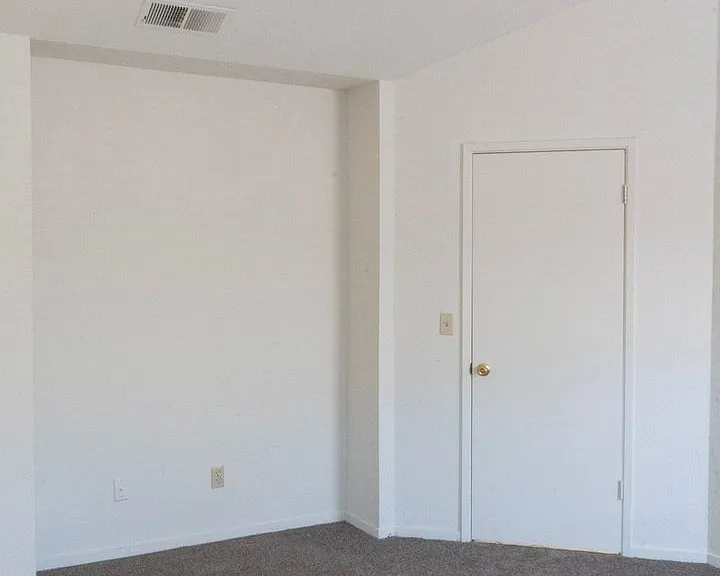 7010 N Thorne Ave — Photo 13