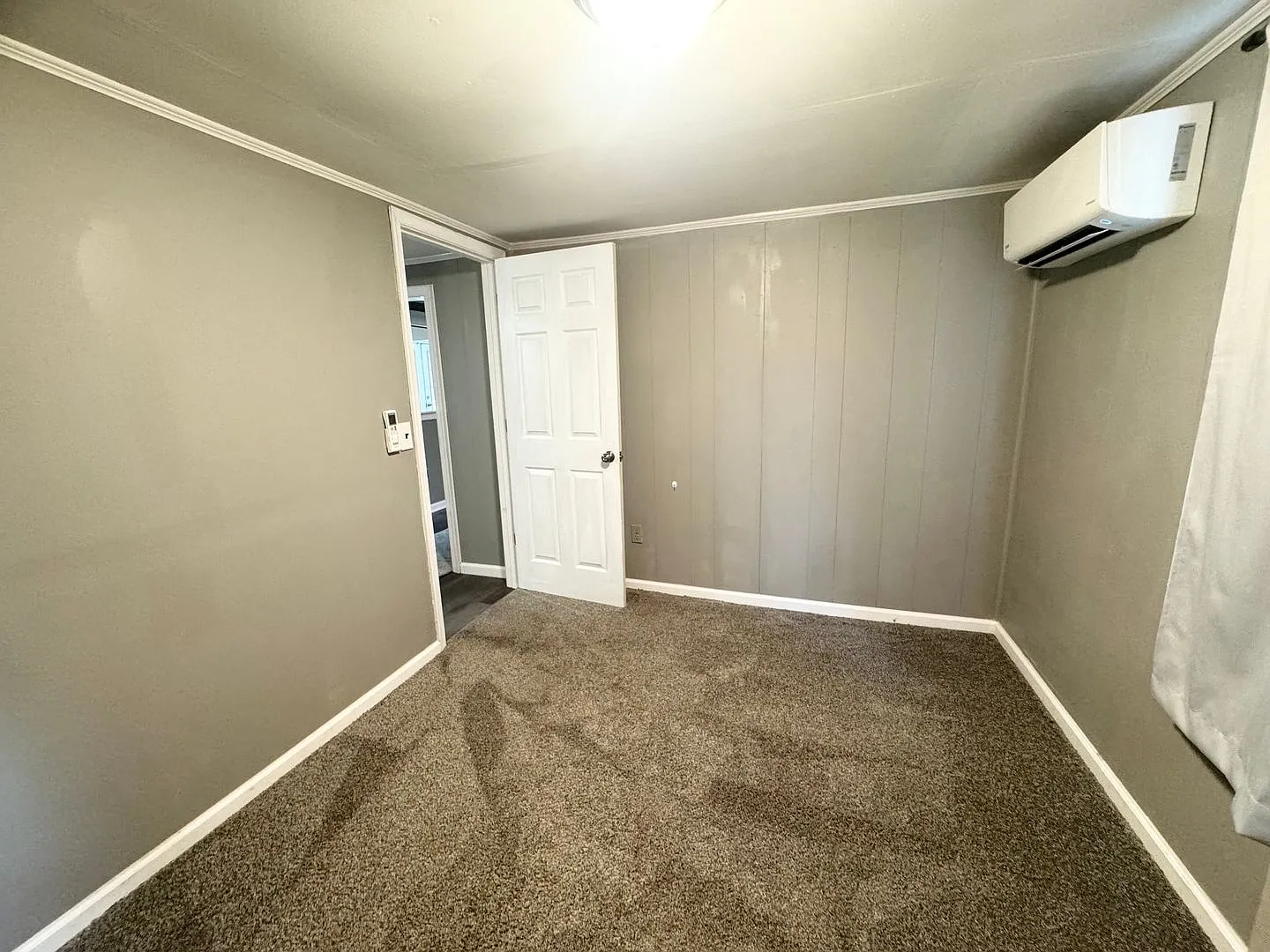 204 Pinewood Ave — Photo 2