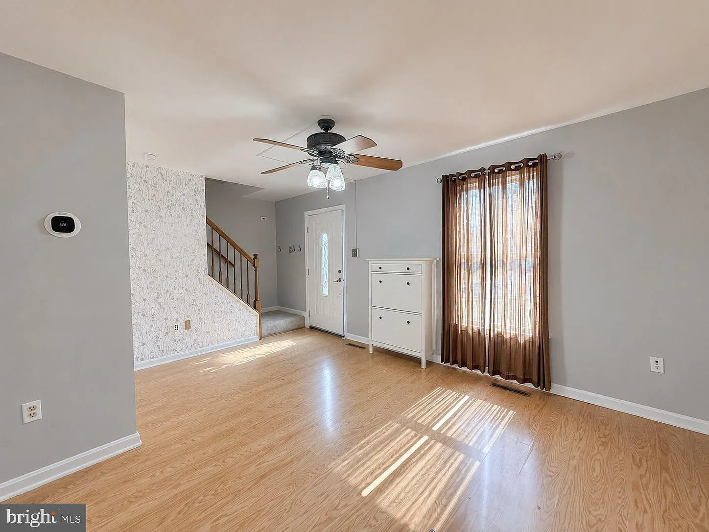 2 bed, 1240 sqft, $1,900 — Photo 3