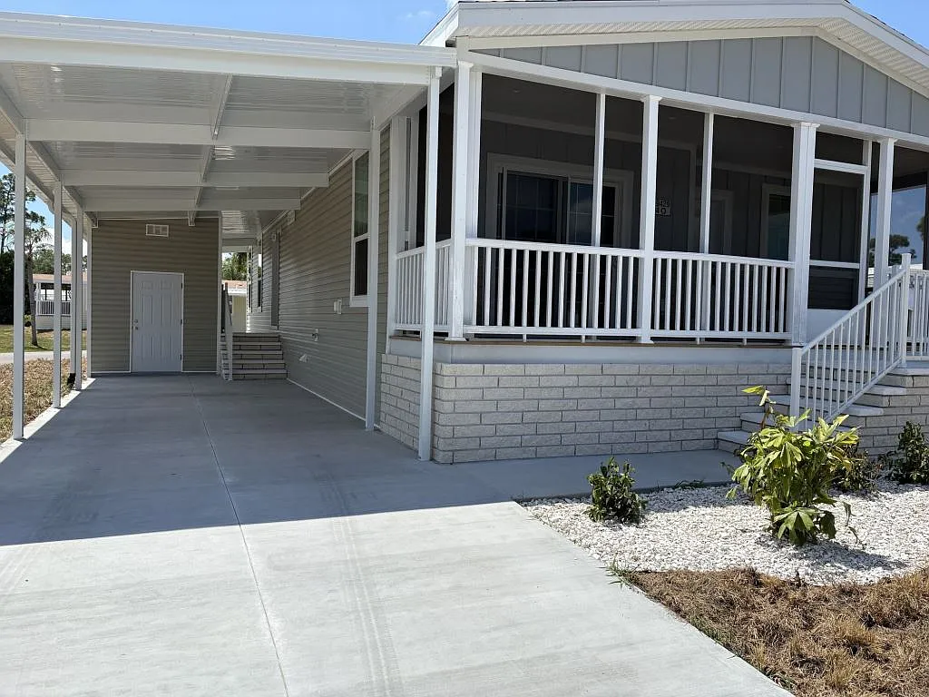 3 bed, 2.0 bath, 1460 sqft, $1,699 — Photo 2