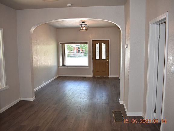 3rd image of 518 E Evans Ave