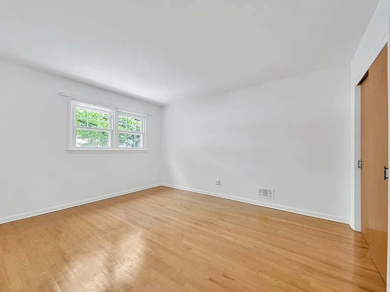 516 Knickerbocker Rd — Photo 7
