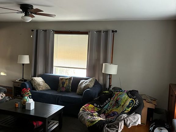 3rd image of 356 College St #A