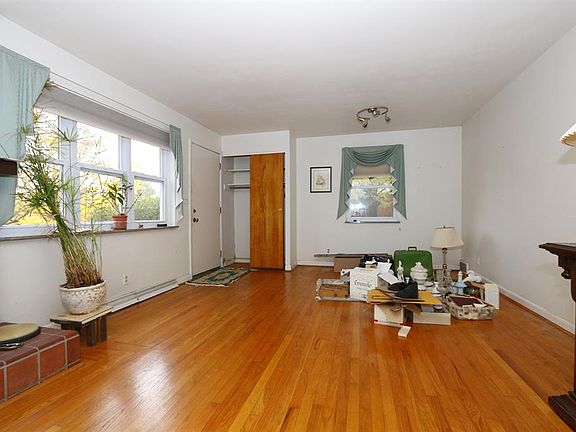 4th image of 3562 Crestnoll Dr