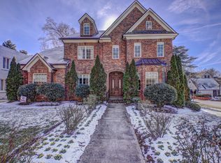 261 Ridgewood Ave, Charlotte, NC 28209