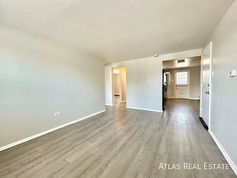 2337 S Locust St #C — Photo 4