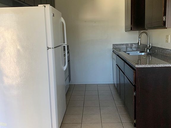 4th image of 3701 Peacock Ct #5