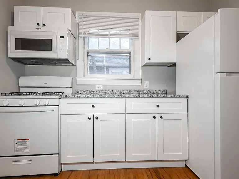 1442 Plum St — Photo 12