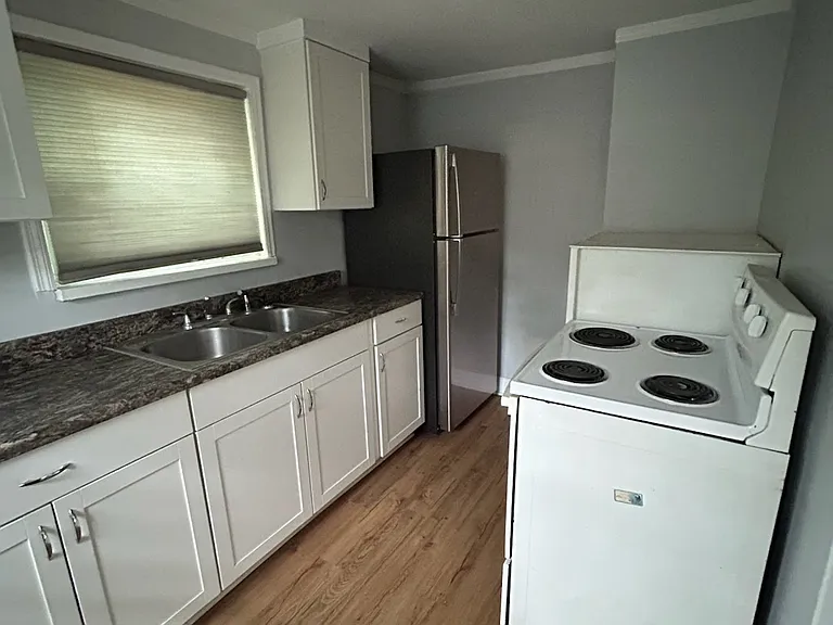 1517 Greenridge Rd #1 — Photo 3