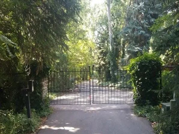 2552 E Walker Ln, Holladay, UT 84117