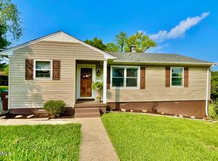 104 Alger Rd, Oak Ridge, TN 37830