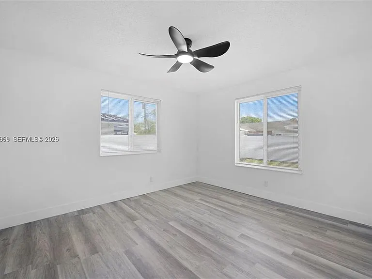5580 Plunkett St — Photo 8