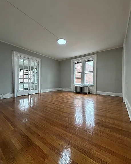 124 E 7th St #3 — Photo 2