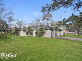 2505 Texas Ave, Dickinson, TX 77539