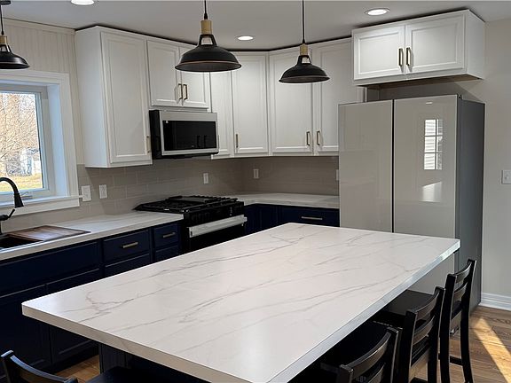 5th image of 1667 Quaker Rd