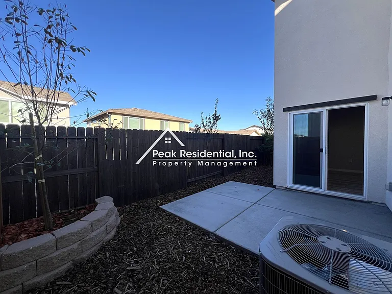 2808 Bedell St — Photo 23