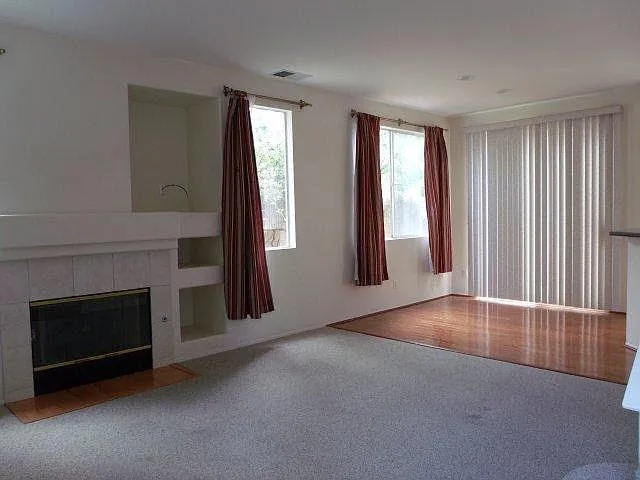 3 bed, 2.5 bath, 1172 sqft, $3,460 — Photo 2