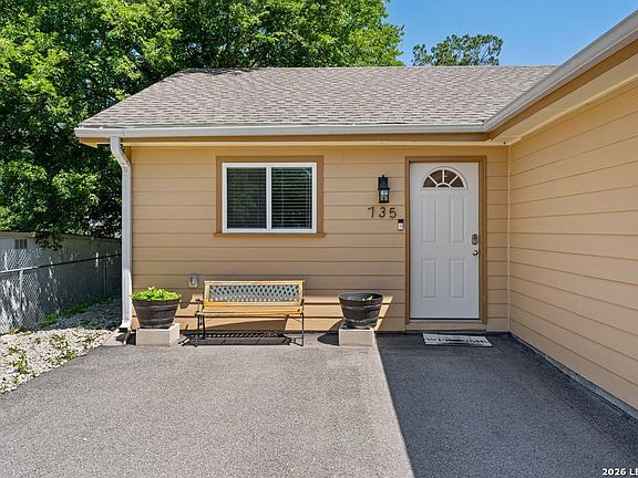 5th image of 735 Green Castle Pl