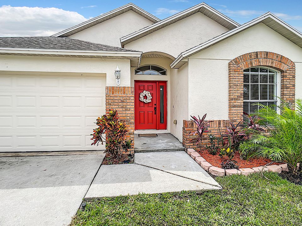 1st image of 304 Citrus Landing Dr